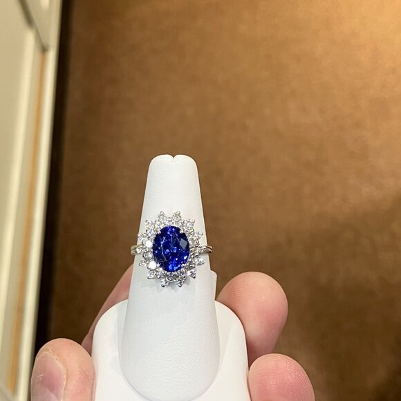 Tanzanite And Diamond White Gold Ring - Picture 4 of 6